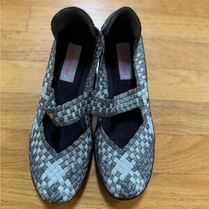 BareTraps Black and Gray Flats with Elastic Strap